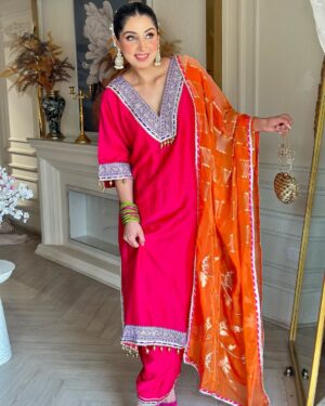 Aanchal Sawhney Mahajan Instagram - Festivities around the corner ✨💫🎉🎉

www.aanchalsawhney.com 

WE DELIVER WORLDWIDE

#Worldwidedelivery #worldwideshipping #worldwideshipping📦✈️ #worldwideshipping🌎 #onlineshopindo #weddingdress #shipping #shippingonline #fashion #fashiongram #fashiondesigner #designerwear #hautecouture #onlinebusinesses #london🇬🇧 #australiagram #canada🇨🇦 #shopcanada #shopusa #dubaï #dubailuxuryliving #dubaishoppingfestival #dubaishoppingonline