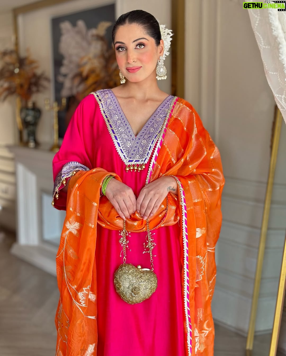 Aanchal Sawhney Mahajan - 3 Likes - Festivities around the corner ✨💫🎉🎉

www.aanchalsawhney.com 

WE DELIVER WORLDWIDE

#Worldwidedelivery #worldwideshipping #worldwideshipping📦✈️ #worldwideshipping🌎 #onlineshopindo #weddingdress #shipping #shippingonline #fashion #fashiongram #fashiondesigner #designerwear #hautecouture #onlinebusinesses #london🇬🇧 #australiagram #canada🇨🇦 #shopcanada #shopusa #dubaï #dubailuxuryliving #dubaishoppingfestival #dubaishoppingonline