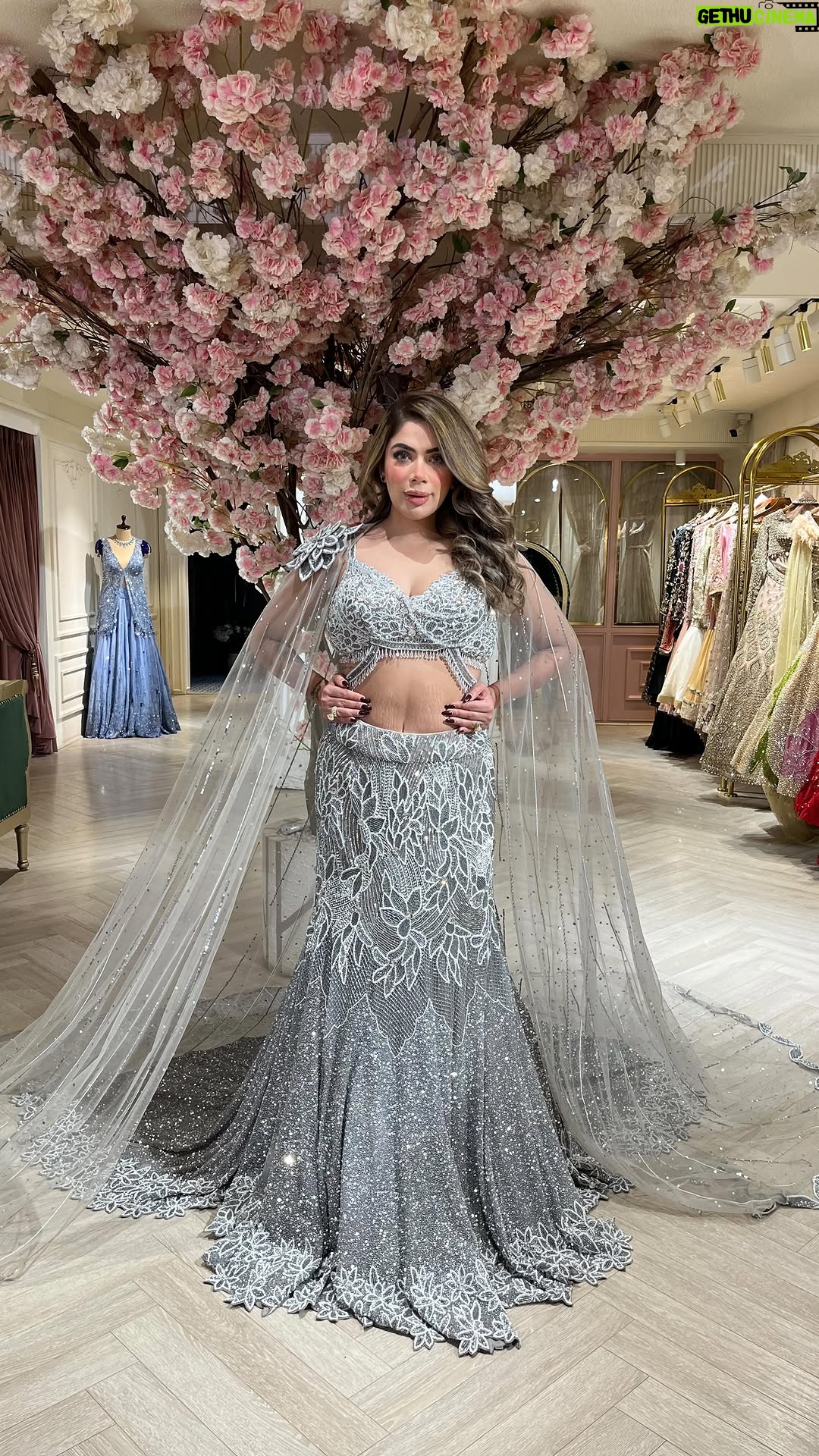 Aanchal Sawhney Mahajan - 1.3K Likes - Most beautiful outfits by @kaynaatbyaanchalsawhney 
#reel #trendy #followｍe #trendingsongs #bookurspecialdaywithus❤️ #trendingsongs #loveit #fashiongram