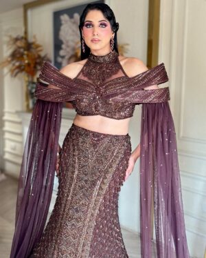Aanchal Sawhney Mahajan Instagram - THE WEDDING SOIRÉE by Aanchal Sawhney 💫

Designer @kaynaatbyaanchalsawhney 
Make up @valaaribyinnayat 
Jewellery @rohit_ichpilani 

WE DELIVER WORLDWIDE 

#Worldwidedelivery #worldwideshipping #worldwideshipping📦✈️ #worldwideshipping🌎 #onlineshopindo #weddingdress #shipping #shippingonline #fashion #fashiongram #fashiondesigner #designerwear #hautecouture #onlinebusinesses #london🇬🇧 #australiagram #canada🇨🇦 #shopcanada #shopusa #dubaï #dubailuxuryliving #dubaishoppingfestival #dubaishoppingonline