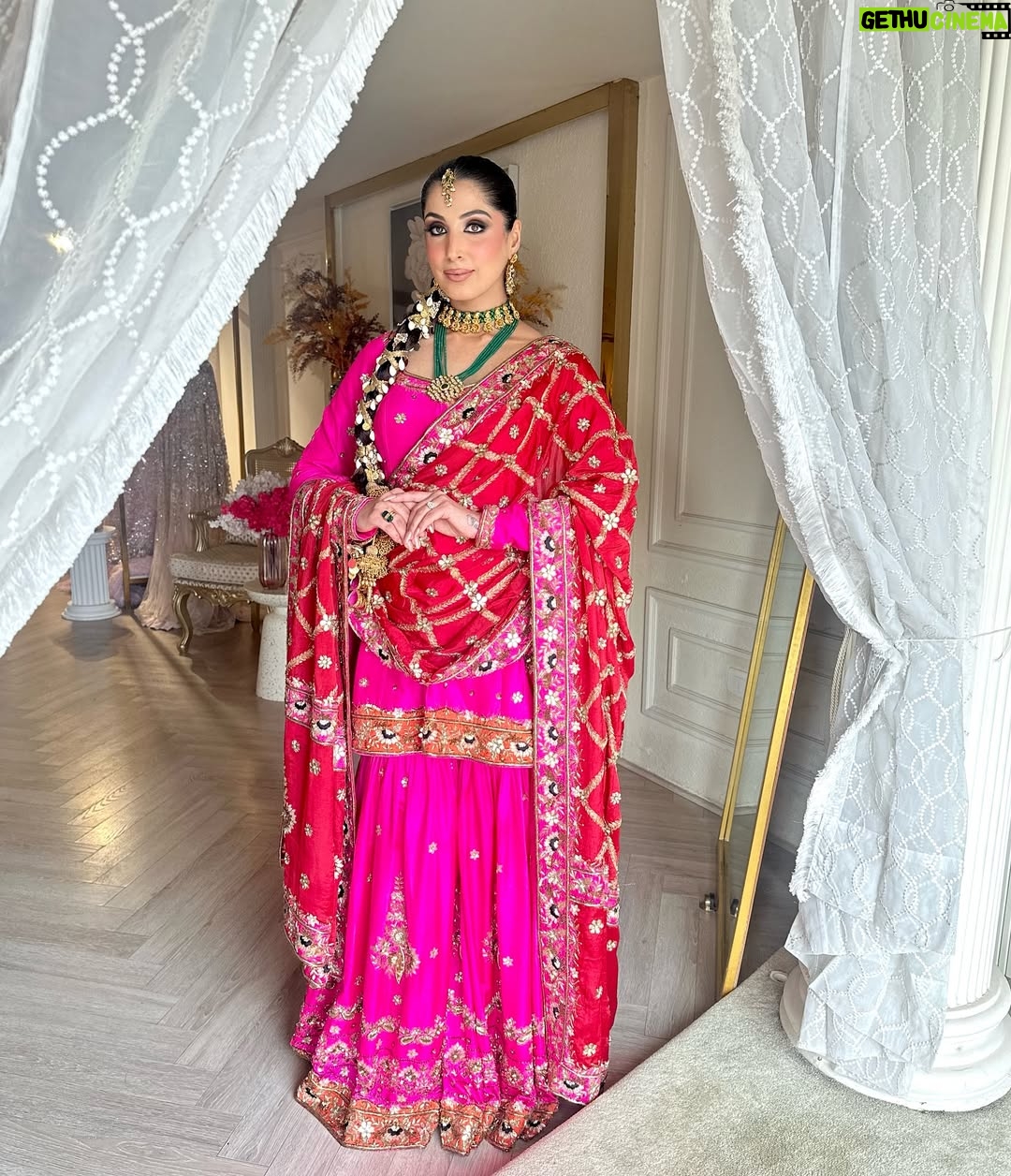 Aanchal Sawhney Mahajan - 3 Likes - Designer @kaynaatbyaanchalsawhney 
Make up @makeupbypriyankawadhawan 

WE DELIVER WORLDWIDE 

#Worldwidedelivery #worldwideshipping #worldwideshipping📦✈️ #worldwideshipping🌎 #onlineshopindo #weddingdress #shipping #shippingonline #fashion #fashiongram #fashiondesigner #designerwear #hautecouture #onlinebusinesses #london🇬🇧 #australiagram #canada🇨🇦 #shopcanada #shopusa #dubaï #dubailuxuryliving #dubaishoppingfestival #dubaishoppingonline