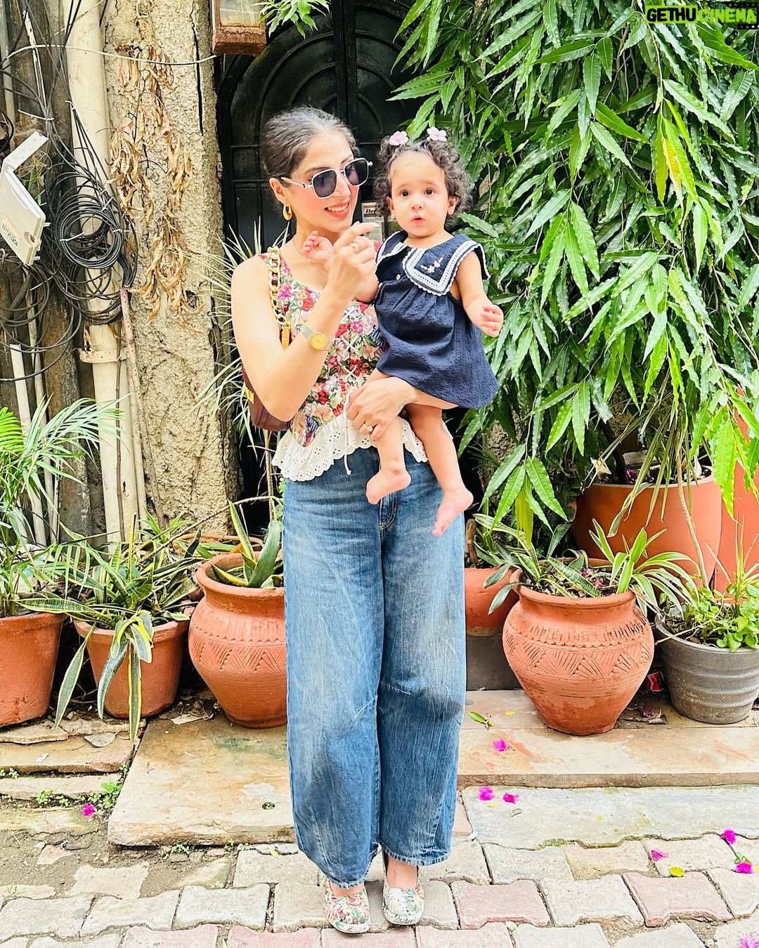 Aanchal Sawhney Mahajan - 3 Likes - My little world from family to work -work to family 🥳🎉

#designerlifestyle #designermom #twinmommy #workingmomstyle #workingmom #designerworld