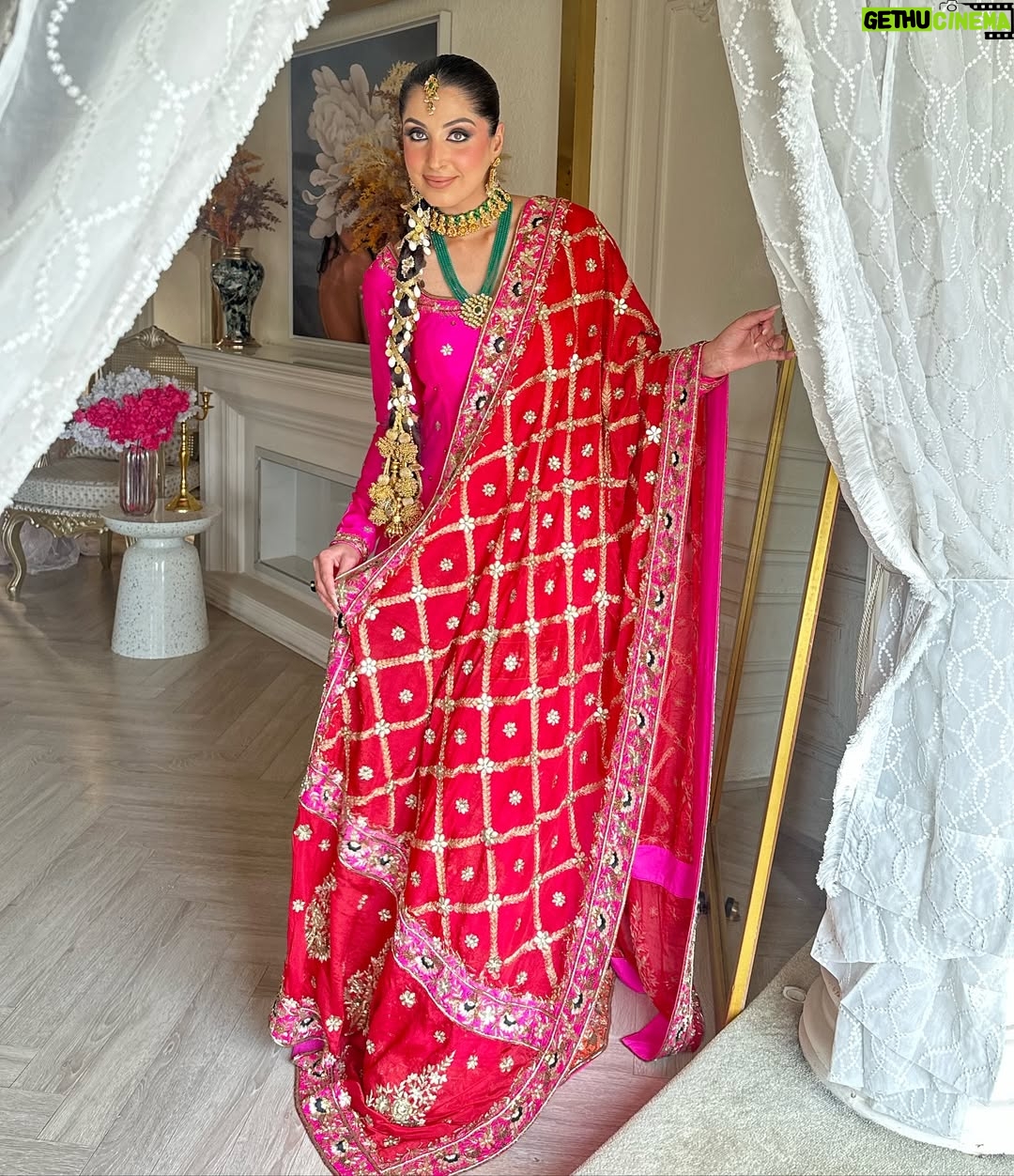 Aanchal Sawhney Mahajan - 3 Likes - Designer @kaynaatbyaanchalsawhney 
Make up @makeupbypriyankawadhawan 

WE DELIVER WORLDWIDE 

#Worldwidedelivery #worldwideshipping #worldwideshipping📦✈️ #worldwideshipping🌎 #onlineshopindo #weddingdress #shipping #shippingonline #fashion #fashiongram #fashiondesigner #designerwear #hautecouture #onlinebusinesses #london🇬🇧 #australiagram #canada🇨🇦 #shopcanada #shopusa #dubaï #dubailuxuryliving #dubaishoppingfestival #dubaishoppingonline