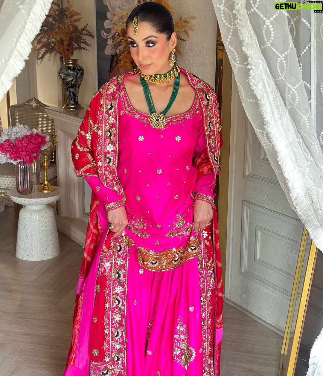 Aanchal Sawhney Mahajan - 3 Likes - Designer @kaynaatbyaanchalsawhney 
Make up @makeupbypriyankawadhawan 

WE DELIVER WORLDWIDE 

#Worldwidedelivery #worldwideshipping #worldwideshipping📦✈️ #worldwideshipping🌎 #onlineshopindo #weddingdress #shipping #shippingonline #fashion #fashiongram #fashiondesigner #designerwear #hautecouture #onlinebusinesses #london🇬🇧 #australiagram #canada🇨🇦 #shopcanada #shopusa #dubaï #dubailuxuryliving #dubaishoppingfestival #dubaishoppingonline
