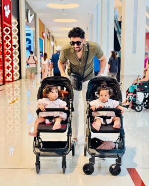 Aanchal Sawhney Mahajan Instagram - My little world from family to work -work to family 🥳🎉

#designerlifestyle #designermom #twinmommy #workingmomstyle #workingmom #designerworld
