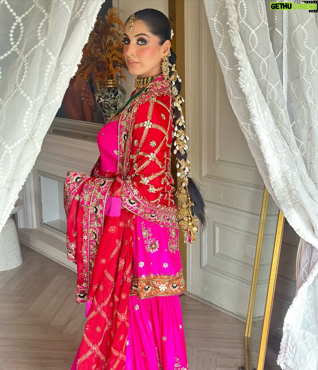 Aanchal Sawhney Mahajan - 3 Likes - Designer @kaynaatbyaanchalsawhney 
Make up @makeupbypriyankawadhawan 

WE DELIVER WORLDWIDE 

#Worldwidedelivery #worldwideshipping #worldwideshipping📦✈️ #worldwideshipping🌎 #onlineshopindo #weddingdress #shipping #shippingonline #fashion #fashiongram #fashiondesigner #designerwear #hautecouture #onlinebusinesses #london🇬🇧 #australiagram #canada🇨🇦 #shopcanada #shopusa #dubaï #dubailuxuryliving #dubaishoppingfestival #dubaishoppingonline