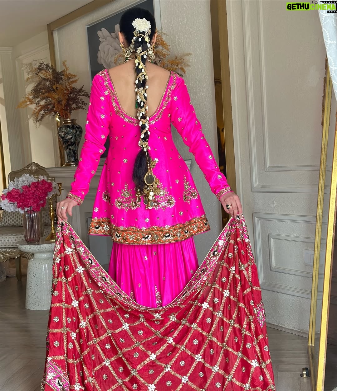 Aanchal Sawhney Mahajan - 3 Likes - Designer @kaynaatbyaanchalsawhney 
Make up @makeupbypriyankawadhawan 

WE DELIVER WORLDWIDE 

#Worldwidedelivery #worldwideshipping #worldwideshipping📦✈️ #worldwideshipping🌎 #onlineshopindo #weddingdress #shipping #shippingonline #fashion #fashiongram #fashiondesigner #designerwear #hautecouture #onlinebusinesses #london🇬🇧 #australiagram #canada🇨🇦 #shopcanada #shopusa #dubaï #dubailuxuryliving #dubaishoppingfestival #dubaishoppingonline