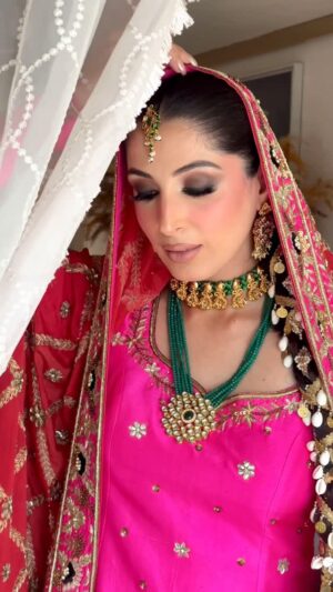 Aanchal Sawhney Mahajan Instagram - Designer @kaynaatbyaanchalsawhney 
Make up @makeupbypriyankawadhawan 

WE DELIVER WORLDWIDE 

#Worldwidedelivery #worldwideshipping #worldwideshipping📦✈️ #worldwideshipping🌎 #onlineshopindo #weddingdress #shipping #shippingonline #fashion #fashiongram #fashiondesigner #designerwear #hautecouture #onlinebusinesses #london🇬🇧 #australiagram #canada🇨🇦 #shopcanada #shopusa #dubaï #dubailuxuryliving #dubaishoppingfestival #dubaishoppingonline