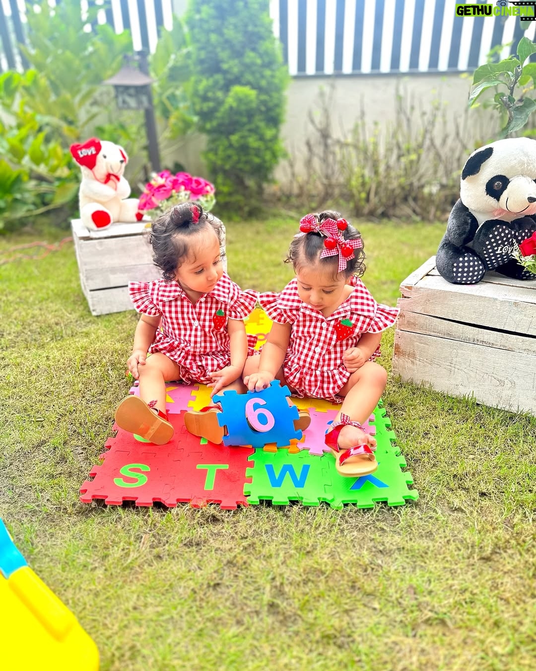Aanchal Sawhney Mahajan - 3 Likes - My little world from family to work -work to family 🥳🎉

#designerlifestyle #designermom #twinmommy #workingmomstyle #workingmom #designerworld