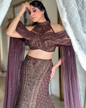 Aanchal Sawhney Mahajan Instagram - THE WEDDING SOIRÉE by Aanchal Sawhney 💫

Designer @kaynaatbyaanchalsawhney 
Make up @valaaribyinnayat 
Jewellery @rohit_ichpilani 

WE DELIVER WORLDWIDE 

#Worldwidedelivery #worldwideshipping #worldwideshipping📦✈️ #worldwideshipping🌎 #onlineshopindo #weddingdress #shipping #shippingonline #fashion #fashiongram #fashiondesigner #designerwear #hautecouture #onlinebusinesses #london🇬🇧 #australiagram #canada🇨🇦 #shopcanada #shopusa #dubaï #dubailuxuryliving #dubaishoppingfestival #dubaishoppingonline