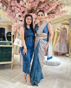 Aanchal Sawhney Mahajan Instagram - My little world from family to work -work to family 🥳🎉

#designerlifestyle #designermom #twinmommy #workingmomstyle #workingmom #designerworld