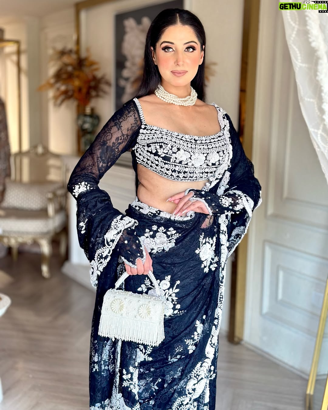 Aanchal Sawhney Mahajan - 3 Likes - THE WEDDING SOIRÉE by Aanchal Sawhney 💫

Designer @kaynaatbyaanchalsawhney 
Make up @makeoverbyshagunchadda 
Hair @hairbyvinodhairstylist 

WE DELIVER WORLDWIDE 

#Worldwidedelivery #worldwideshipping #worldwideshipping📦✈️ #worldwideshipping🌎 #onlineshopindo #weddingdress #shipping #shippingonline #fashion #fashiongram #fashiondesigner #designerwear #hautecouture #onlinebusinesses #london🇬🇧 #australiagram #canada🇨🇦 #shopcanada #shopusa #dubaï #dubailuxuryliving #dubaishoppingfestival #dubaishoppingonline