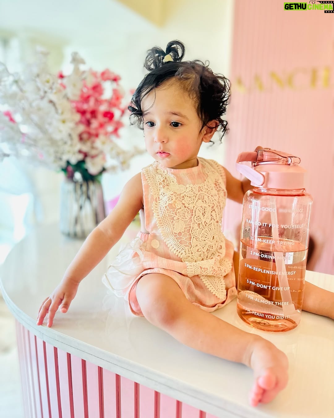 Aanchal Sawhney Mahajan - 3 Likes - My little world from family to work -work to family 🥳🎉

#designerlifestyle #designermom #twinmommy #workingmomstyle #workingmom #designerworld