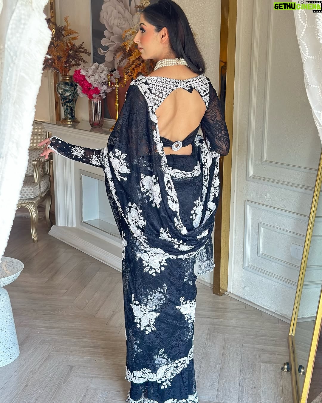 Aanchal Sawhney Mahajan - 3 Likes - THE WEDDING SOIRÉE by Aanchal Sawhney 💫

Designer @kaynaatbyaanchalsawhney 
Make up @makeoverbyshagunchadda 
Hair @hairbyvinodhairstylist 

WE DELIVER WORLDWIDE 

#Worldwidedelivery #worldwideshipping #worldwideshipping📦✈️ #worldwideshipping🌎 #onlineshopindo #weddingdress #shipping #shippingonline #fashion #fashiongram #fashiondesigner #designerwear #hautecouture #onlinebusinesses #london🇬🇧 #australiagram #canada🇨🇦 #shopcanada #shopusa #dubaï #dubailuxuryliving #dubaishoppingfestival #dubaishoppingonline