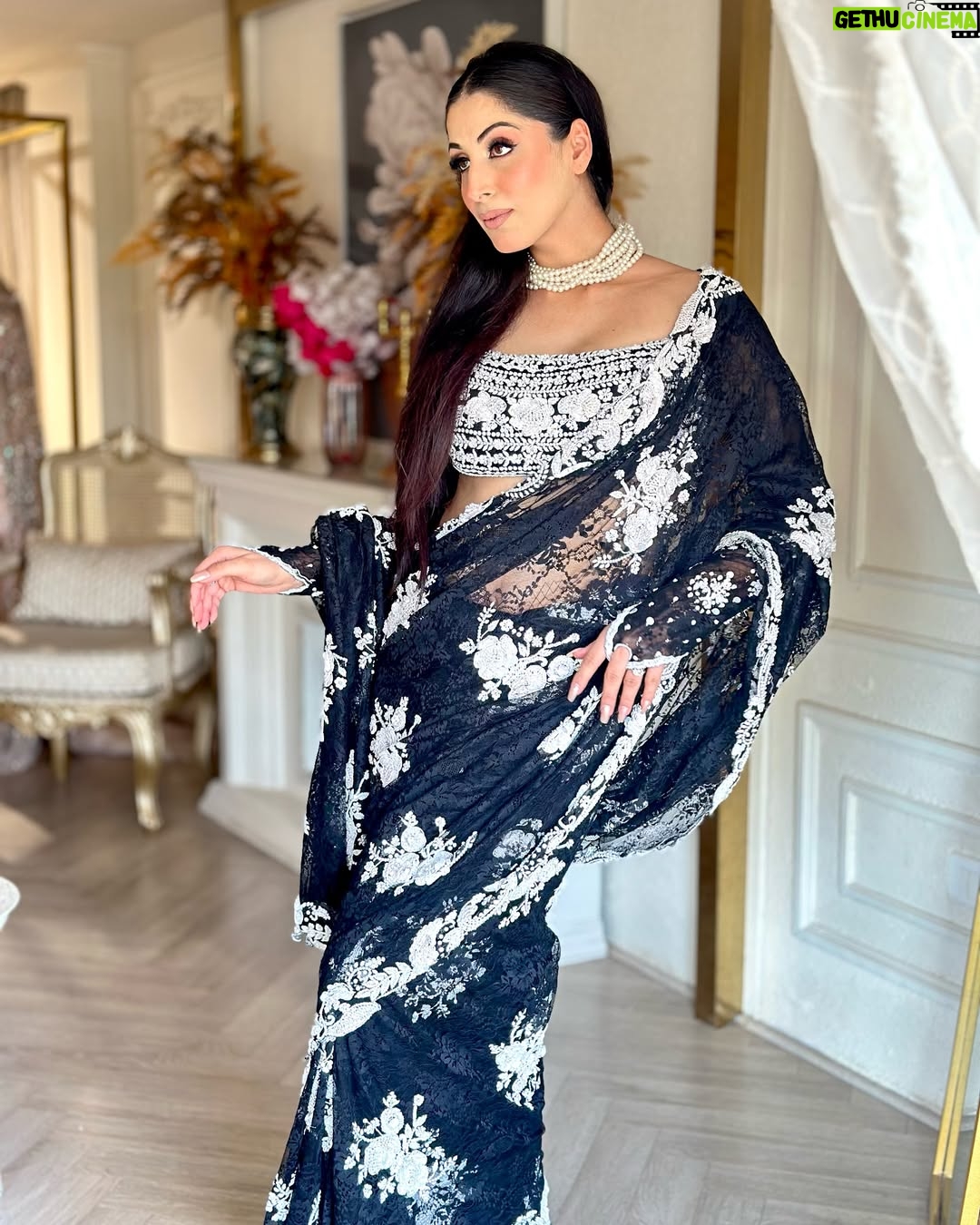 Aanchal Sawhney Mahajan - 3 Likes - THE WEDDING SOIRÉE by Aanchal Sawhney 💫

Designer @kaynaatbyaanchalsawhney 
Make up @makeoverbyshagunchadda 
Hair @hairbyvinodhairstylist 

WE DELIVER WORLDWIDE 

#Worldwidedelivery #worldwideshipping #worldwideshipping📦✈️ #worldwideshipping🌎 #onlineshopindo #weddingdress #shipping #shippingonline #fashion #fashiongram #fashiondesigner #designerwear #hautecouture #onlinebusinesses #london🇬🇧 #australiagram #canada🇨🇦 #shopcanada #shopusa #dubaï #dubailuxuryliving #dubaishoppingfestival #dubaishoppingonline