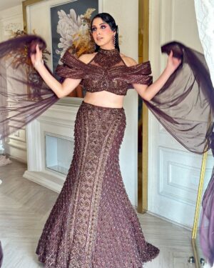 Aanchal Sawhney Mahajan Instagram - THE WEDDING SOIRÉE by Aanchal Sawhney 💫

Designer @kaynaatbyaanchalsawhney 
Make up @valaaribyinnayat 
Jewellery @rohit_ichpilani 

WE DELIVER WORLDWIDE 

#Worldwidedelivery #worldwideshipping #worldwideshipping📦✈️ #worldwideshipping🌎 #onlineshopindo #weddingdress #shipping #shippingonline #fashion #fashiongram #fashiondesigner #designerwear #hautecouture #onlinebusinesses #london🇬🇧 #australiagram #canada🇨🇦 #shopcanada #shopusa #dubaï #dubailuxuryliving #dubaishoppingfestival #dubaishoppingonline
