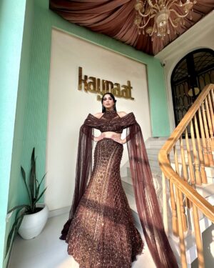 Aanchal Sawhney Mahajan Instagram - THE WEDDING SOIRÉE by Aanchal Sawhney 💫

Designer @kaynaatbyaanchalsawhney 
Make up @valaaribyinnayat 
Jewellery @rohit_ichpilani 

WE DELIVER WORLDWIDE 

#Worldwidedelivery #worldwideshipping #worldwideshipping📦✈️ #worldwideshipping🌎 #onlineshopindo #weddingdress #shipping #shippingonline #fashion #fashiongram #fashiondesigner #designerwear #hautecouture #onlinebusinesses #london🇬🇧 #australiagram #canada🇨🇦 #shopcanada #shopusa #dubaï #dubailuxuryliving #dubaishoppingfestival #dubaishoppingonline