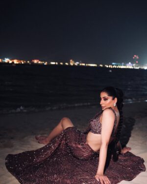Aanchal Sawhney Mahajan Instagram - Stealing the spotlight under the city lights ..

THE WEDDING SOIRÉE by Aanchal Sawhney 💫

Designer @kaynaatbyaanchalsawhney 
Beautiful make up by @manal_sleman_makeup from Dubai 
Shot by @atyfaliphotography 

WE DELIVER WORLDWIDE 

#Worldwidedelivery #worldwideshipping #worldwideshipping📦✈️ #worldwideshipping🌎 #onlineshopindo #weddingdress #shipping #shippingonline #fashion #fashiongram #fashiondesigner #designerwear #hautecouture #onlinebusinesses #london🇬🇧 #australiagram #canada🇨🇦 #shopcanada #shopusa #dubaishop #dubaishoppingfestival #dubaionlineshopping #dubaï