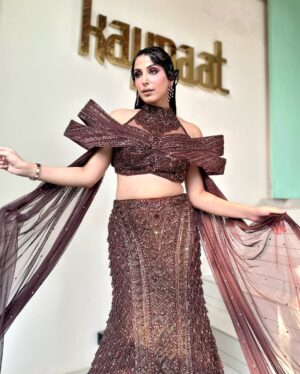 Aanchal Sawhney Mahajan Instagram - THE WEDDING SOIRÉE by Aanchal Sawhney 💫

Designer @kaynaatbyaanchalsawhney 
Make up @valaaribyinnayat 
Jewellery @rohit_ichpilani 

WE DELIVER WORLDWIDE 

#Worldwidedelivery #worldwideshipping #worldwideshipping📦✈️ #worldwideshipping🌎 #onlineshopindo #weddingdress #shipping #shippingonline #fashion #fashiongram #fashiondesigner #designerwear #hautecouture #onlinebusinesses #london🇬🇧 #australiagram #canada🇨🇦 #shopcanada #shopusa #dubaï #dubailuxuryliving #dubaishoppingfestival #dubaishoppingonline