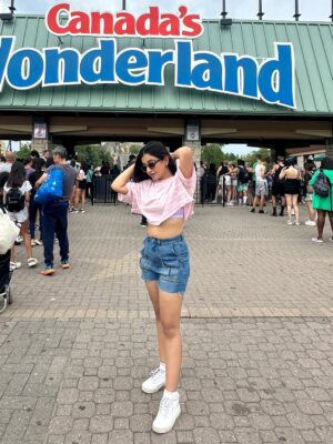 Aanchal Shah Instagram - Making memories that will last a lifetime.š¢šš¤
#canada #canadaswonderland #travelgram #travel #family #TravelWithA #AanchalShah