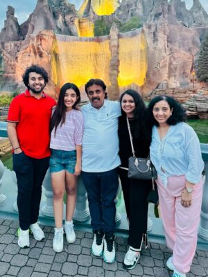 Aanchal Shah Instagram - Making memories that will last a lifetime.š¢šš¤
#canada #canadaswonderland #travelgram #travel #family #TravelWithA #AanchalShah