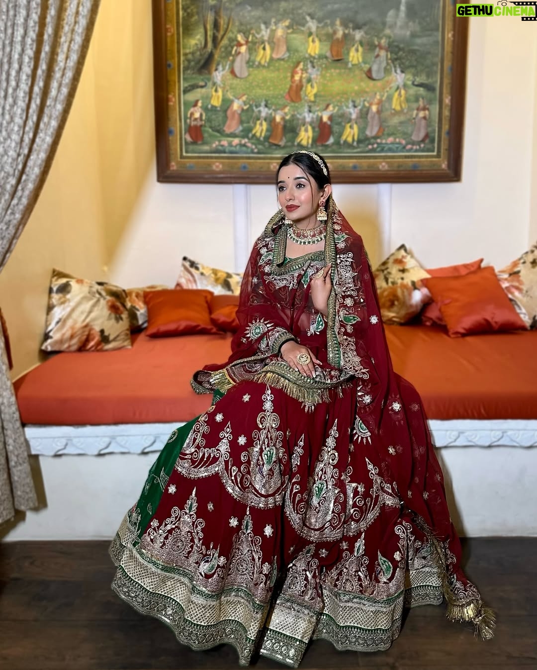 Aanchal Shah - 8.6K Likes - रे चंदा मैं थारी चाँदनी🌙🌹

Wearing @being_designer_simi
Jewellery @jewellery_by_rutzz
Clicked by @karan_gandhiii

#AanchalShah 👑
