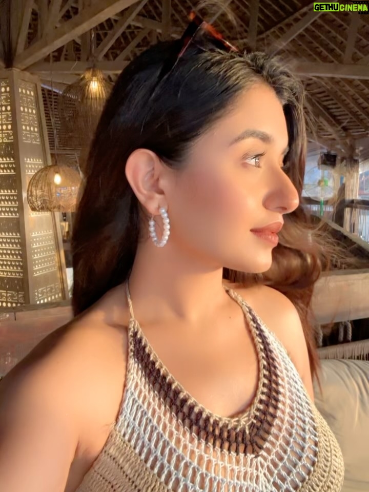 Aanchal Shah - 12.3K Likes - Ocean breeze & sunset ease.🌊☀️
