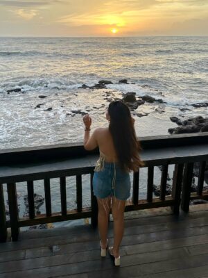Aanchal Shah Instagram - Ocean breeze & sunset ease.šāļø