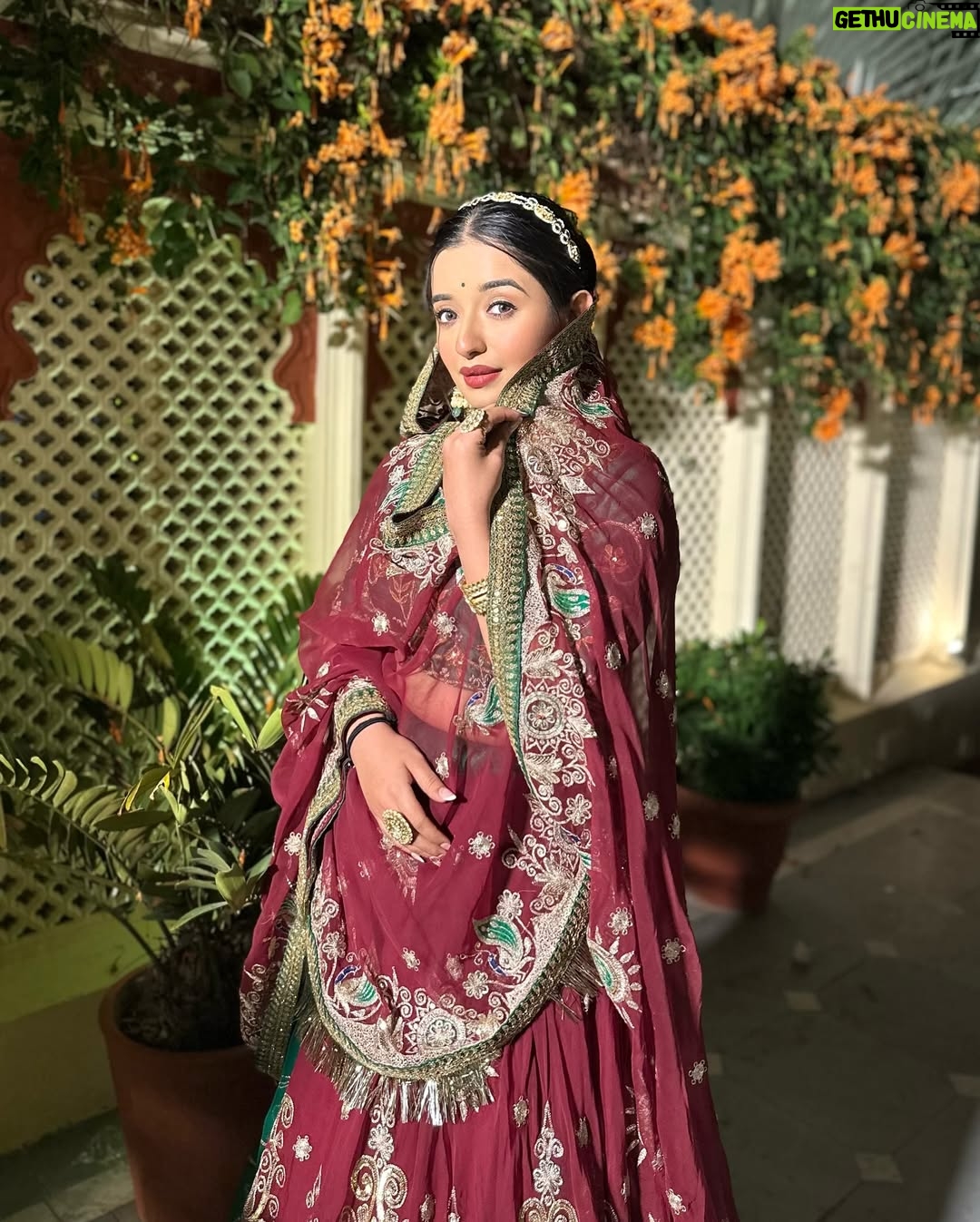 Aanchal Shah - 8.6K Likes - रे चंदा मैं थारी चाँदनी🌙🌹

Wearing @being_designer_simi
Jewellery @jewellery_by_rutzz
Clicked by @karan_gandhiii

#AanchalShah 👑