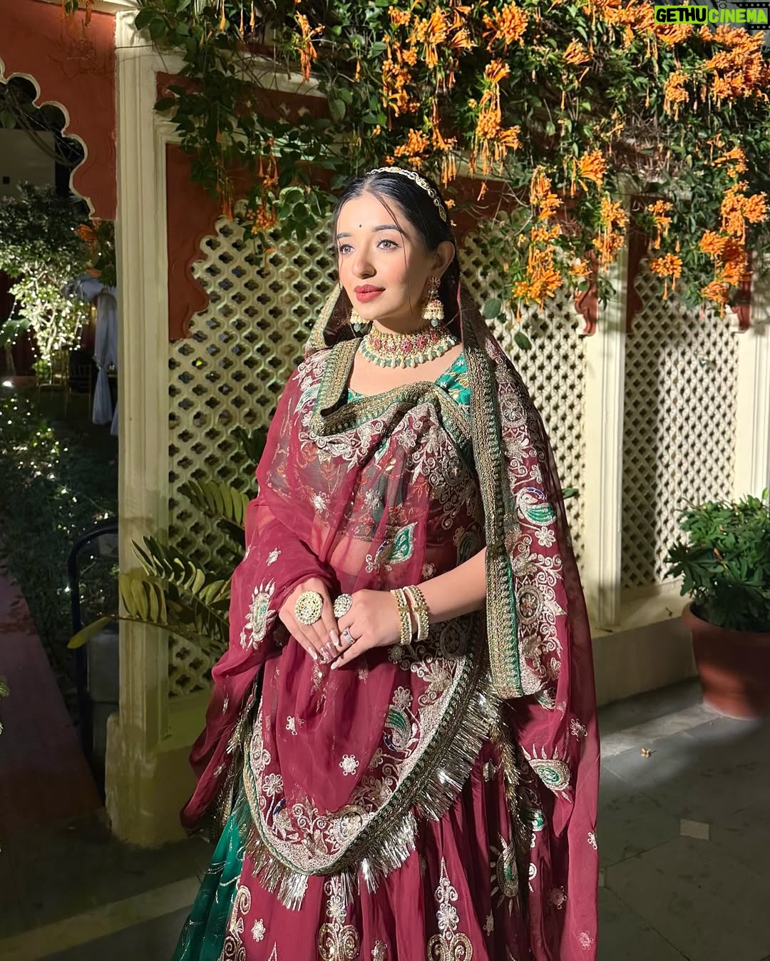 Aanchal Shah - 8.6K Likes - रे चंदा मैं थारी चाँदनी🌙🌹

Wearing @being_designer_simi
Jewellery @jewellery_by_rutzz
Clicked by @karan_gandhiii

#AanchalShah 👑