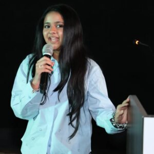 Aaradhya Chandra Instagram - @nonstopottapp thank u very much for inviting me.. It was great honour and All the very best to the entire team.
#aaradhyanchandra #childartist #entertainment #event #nonstopentertainment #vibes #ottplatform