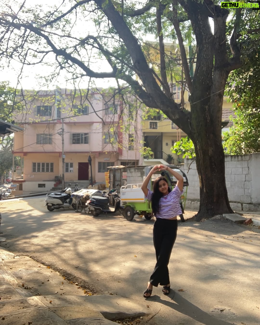 Aaradhya Chandra - 306 Likes - Camera Crumbs 📸 
.
.
#newpost #cameracrumbs #explorepage #highreach #picofday #pics #instagood #smile