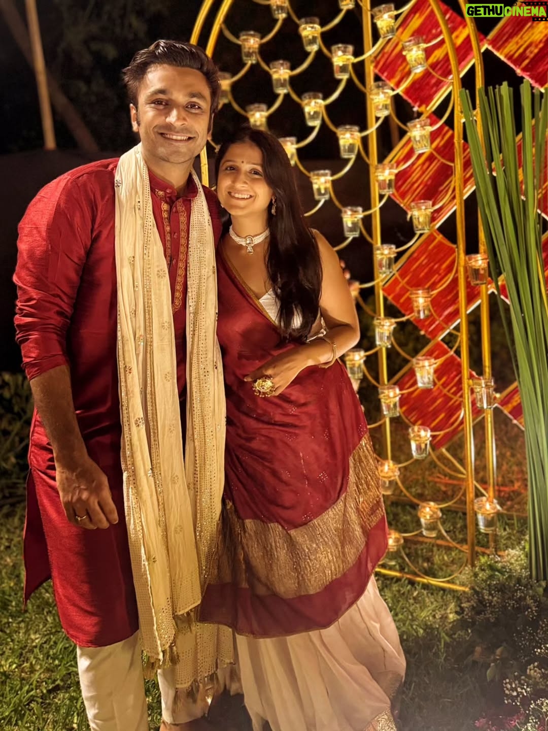 Aarohi Patel - 90.3K Likes - માતાજીની અસીમ કૃપા આપ સૌ પર રહે એવી શુભેચ્છાઓ 🙏🏻
Styled by @ruchiipanchal_ 
Dupatta by @chowk.studio 
Jewellery by @shalibhadra_fashion_jewellery