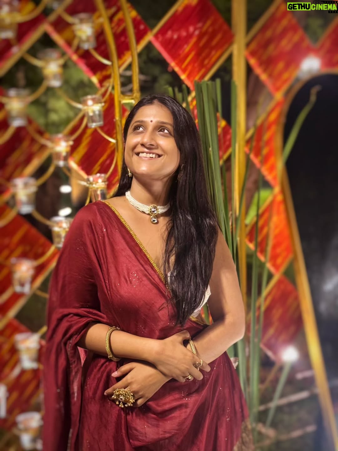 Aarohi Patel - 90.3K Likes - માતાજીની અસીમ કૃપા આપ સૌ પર રહે એવી શુભેચ્છાઓ 🙏🏻
Styled by @ruchiipanchal_ 
Dupatta by @chowk.studio 
Jewellery by @shalibhadra_fashion_jewellery