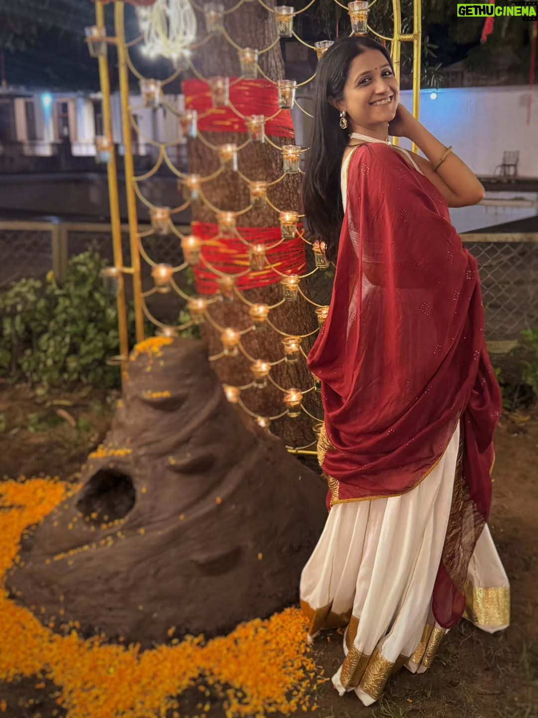 Aarohi Patel - 90.3K Likes - માતાજીની અસીમ કૃપા આપ સૌ પર રહે એવી શુભેચ્છાઓ 🙏🏻
Styled by @ruchiipanchal_ 
Dupatta by @chowk.studio 
Jewellery by @shalibhadra_fashion_jewellery