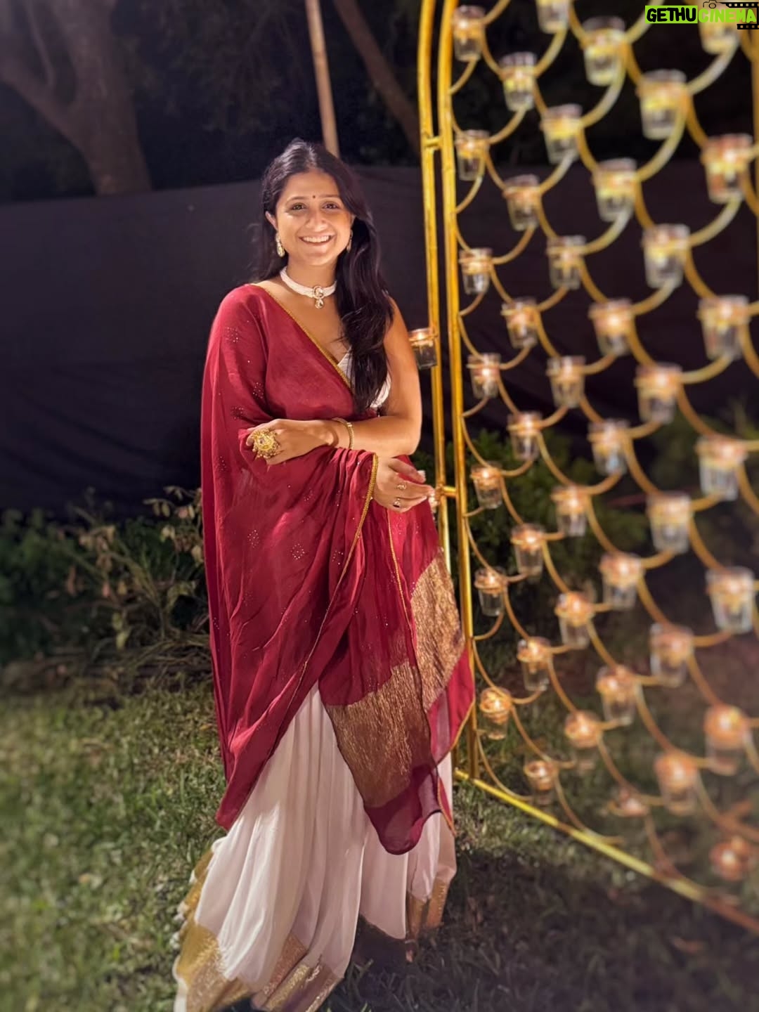 Aarohi Patel - 90.3K Likes - માતાજીની અસીમ કૃપા આપ સૌ પર રહે એવી શુભેચ્છાઓ 🙏🏻
Styled by @ruchiipanchal_ 
Dupatta by @chowk.studio 
Jewellery by @shalibhadra_fashion_jewellery