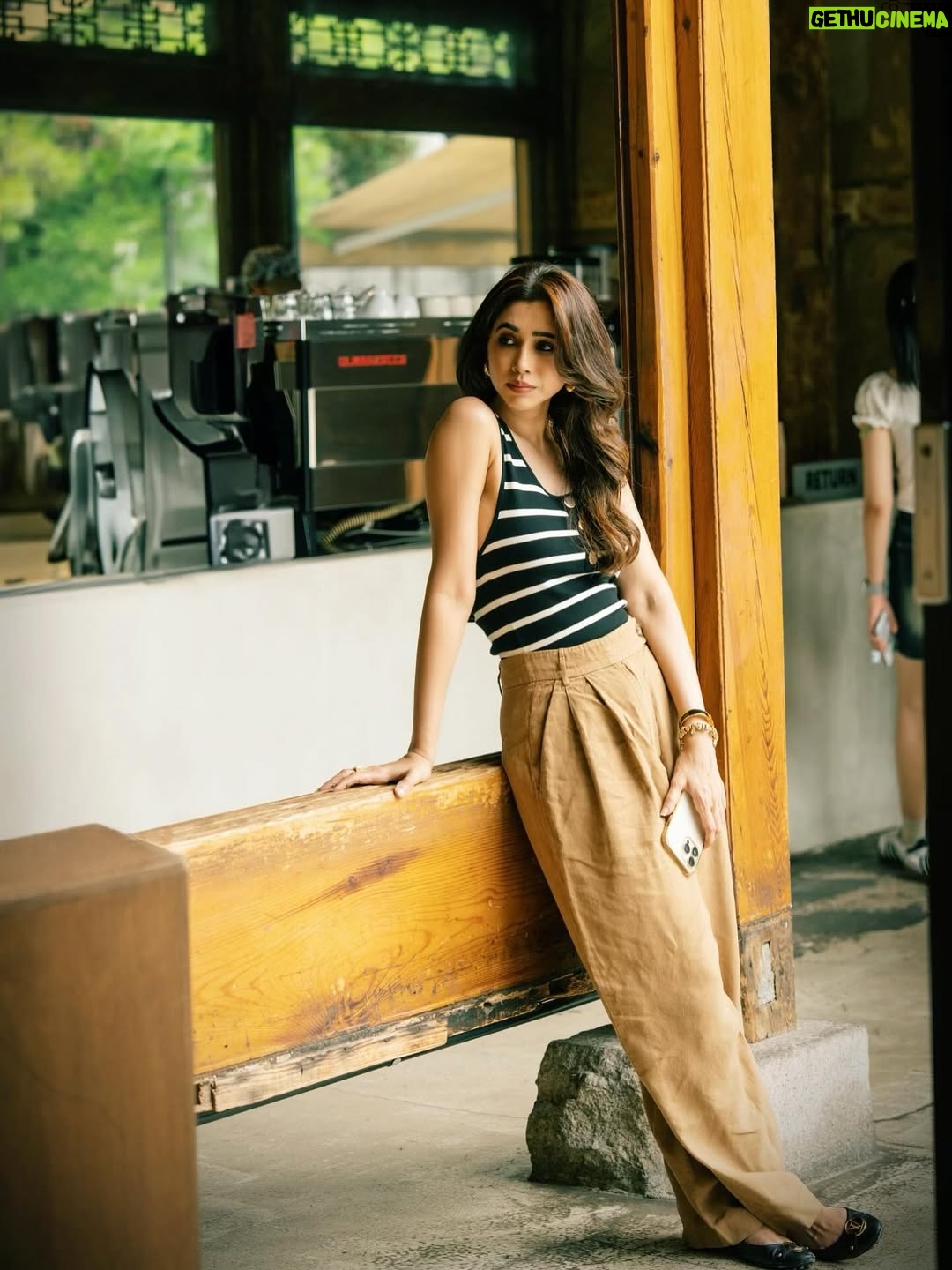 Aarthi - 337.2K Likes - Baring my S(e)oul… ✨
Not just in pictures, but in little truths I rarely share.

•	Travel is my therapy.
•	When I love, I love too hard.
•	Lays Spanish Tomato   Coca Cola  is my midnight guilty pleasure.
•	I don’t open up easily unless I’m truly close to you.
•	Sad dog reels make me cry.
•	Embarrassing my teen boys with hugs and kisses has  become my newfound joy.
•	My Ilayaraja Spotify playlist is my hidden treasure.
•	I take every word and everything to heart.
•	I am an introverted extrovert.
•	When the world feels too heavy, I find my calm in writing.
•	I whip up a badass crème brûlée.
•	Most days, you’ll catch me cuddled up watching 80s Tamil movies.
•	Friends reruns have been my white noise since my teens.
•	Give me snow-clad mountains & layered clothes over sandy beaches any day.

Not perfect, just honest. And that’s enough.