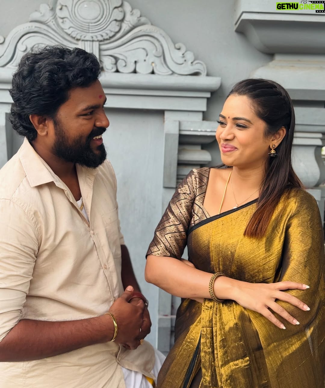 Aarthi Subash - 30.2K Likes - Today’s mood 🦦 #sindhubhairavi