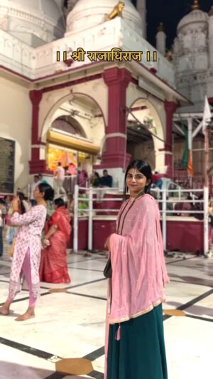 Aarti Chauhan Instagram - DAKOR NA THAKAR 🧡🦚
#bhaktipathbyjiya🙏🏻 #jiyadhrumilyadav🧡 #spiritual #dakor #dakornathakor