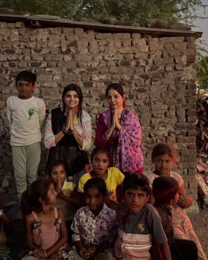 Aarti Chauhan Instagram - SHREE RADHE 🦚🙏🧿
#bhaktipathbyjiya🙏🏻 #jd_foundation🦚
