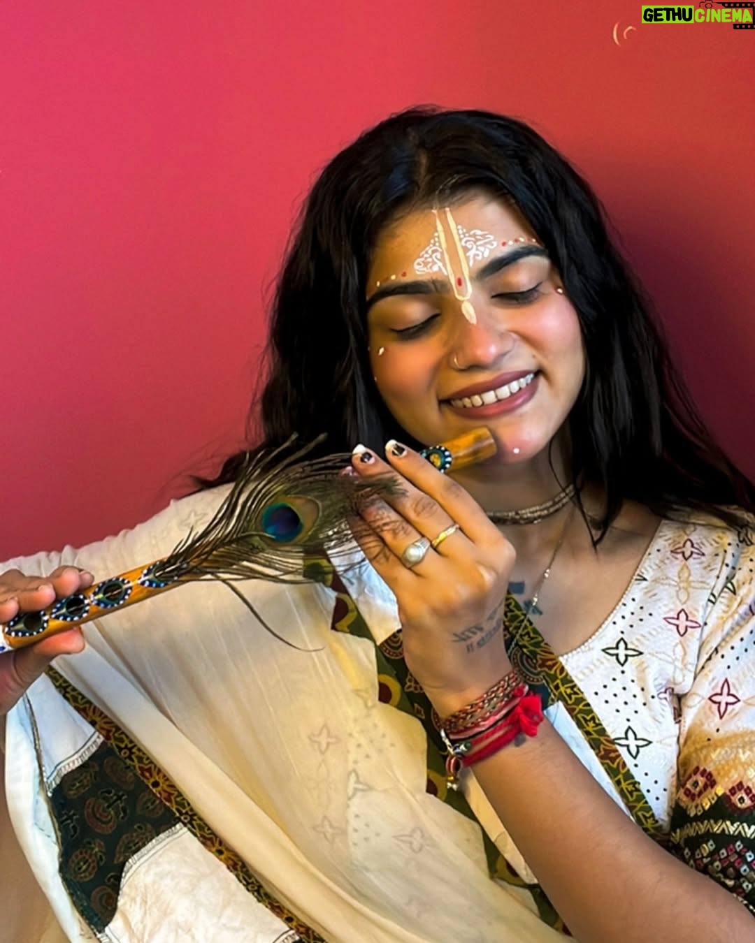 Aarti Chauhan - 5K Likes - कृष्ण में मग्न हुए …🙇🏻‍♀️🥹🦚🧿

#janmashtami #kanha #merogovind #govind #madhav #jiyadangar #bhaktipathbyjiya🙏🏻 #merovrindavan