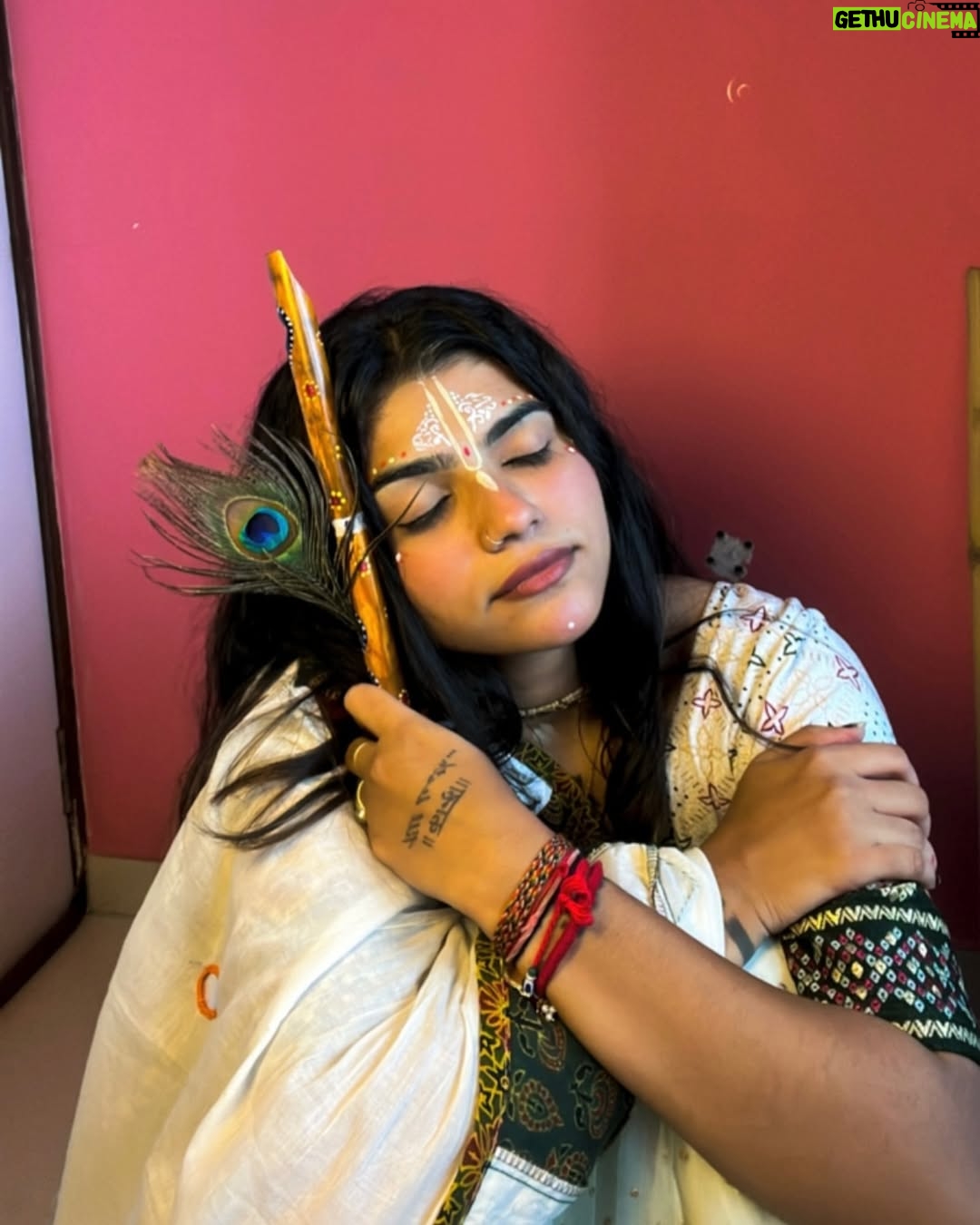 Aarti Chauhan - 5K Likes - कृष्ण में मग्न हुए …🙇🏻‍♀️🥹🦚🧿

#janmashtami #kanha #merogovind #govind #madhav #jiyadangar #bhaktipathbyjiya🙏🏻 #merovrindavan