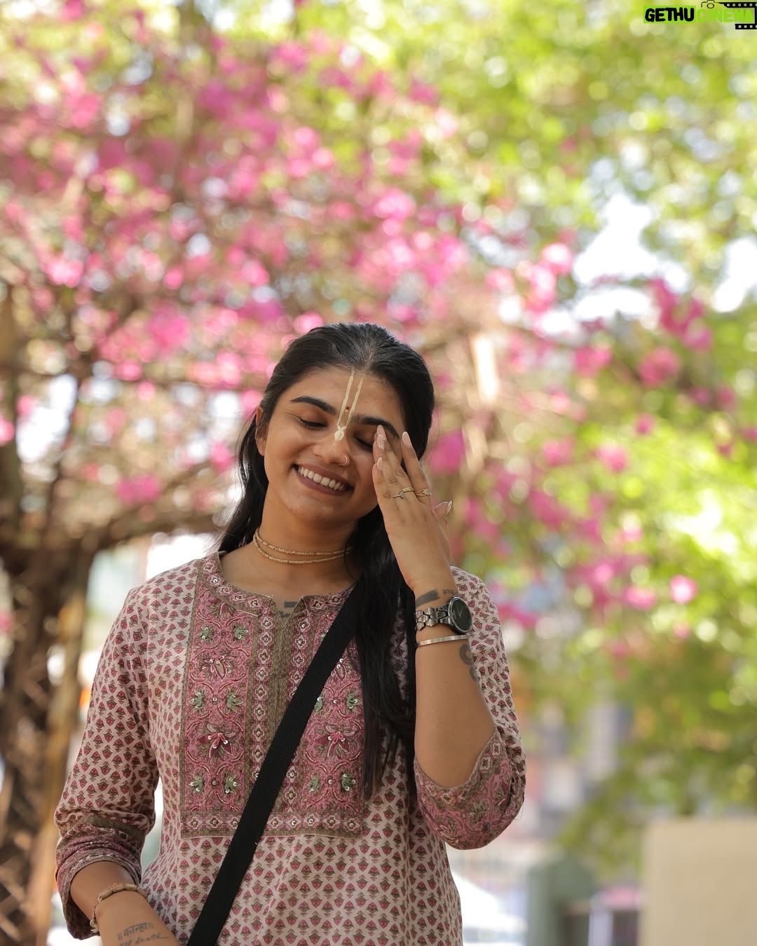 Aarti Chauhan - 3.7K Likes - SHREE RADHE🦚🌸 

#bhaktipathbyjiya🙏🏻