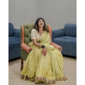 Aarti Chauhan Instagram - श्री राधे ।। 🙇🏻♀️🦚
#jiyadangar #jiyayadav #jiyafam #jiyans❣️ #tofani❣️ #trending #instagram #foryoupage #post #photoshoot
Mackup - self 🫶🏻