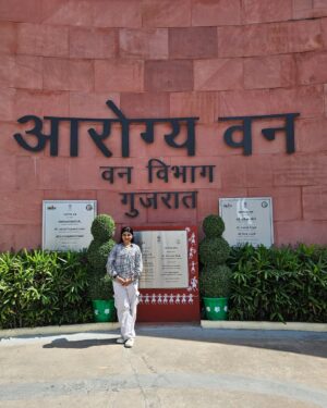 Aarti Chauhan Instagram - 🧡Great memories, endless adventures! ✨ From Jungle Safari to River Rafting, Arogya Van to the majestic Statue of Unity – Ekta Nagar has it all! #UnforgettableExperience #ektanagarvibes #soudiaries #bhaktipathbyjiya🙏🏻 #jiyadangar