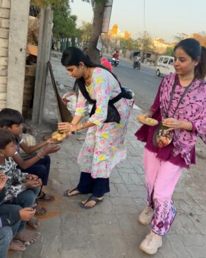 Aarti Chauhan Instagram - SHREE RADHE 🦚🙏🧿
#bhaktipathbyjiya🙏🏻 #jd_foundation🦚