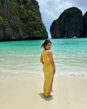 Aarushi Abrol Instagram - tropical state of mind 🏝️
#explore #travel #thailand #phiphi #vacation #beach #beachvacation #beachlifestyle #travelgram #explorepage #inspo #tropical #tropicalvacation #summer #summerfashion #outfitinspo #luxurylifestyle #trending #potd