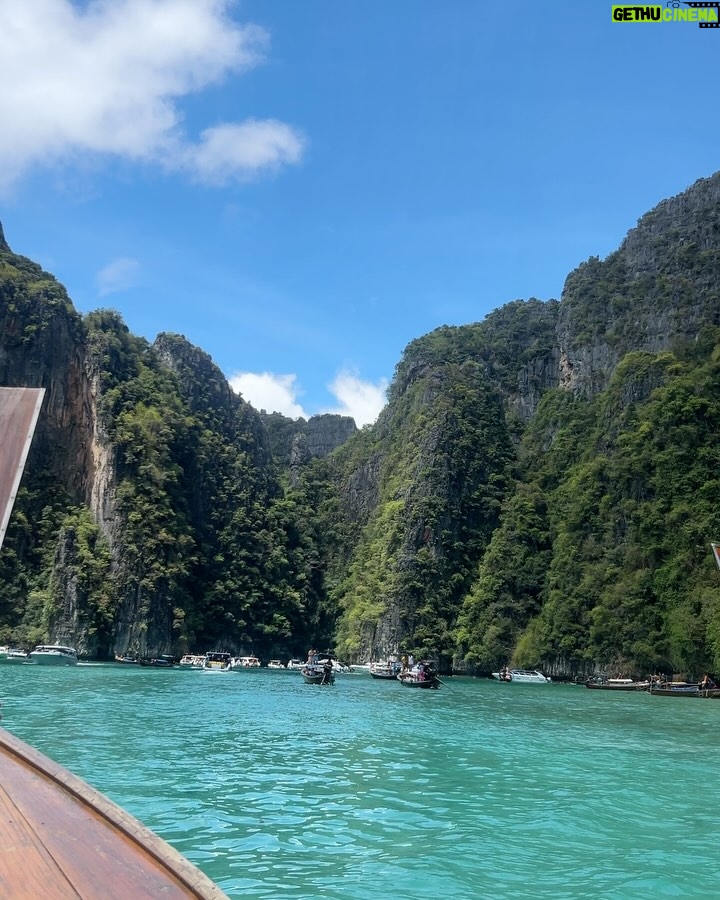 Aarushi Abrol - 2.8K Likes - tropical state of mind 🏝️

#explore #travel #thailand #phiphi #vacation #beach #beachvacation #beachlifestyle #travelgram #explorepage #inspo #tropical #tropicalvacation #summer #summerfashion #outfitinspo #luxurylifestyle #trending #potd
