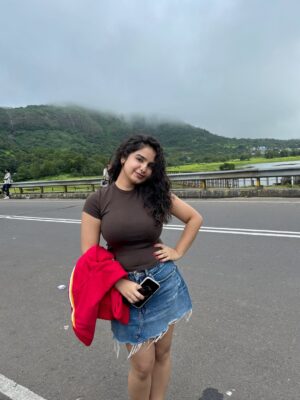 Aarushi Abrol Instagram - weekend getaway 🌩️
#explore #instagram #potd #monsoon #lonavala #mumbai #hills #mountains #monsoongetaway