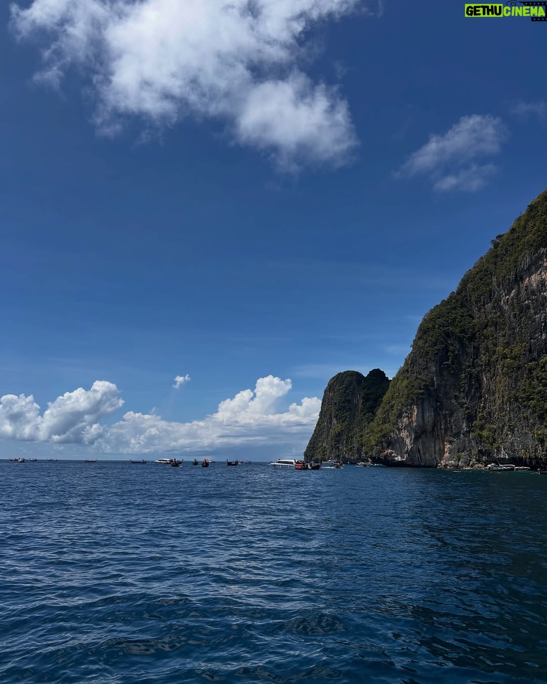 Aarushi Abrol - 2.8K Likes - tropical state of mind 🏝️

#explore #travel #thailand #phiphi #vacation #beach #beachvacation #beachlifestyle #travelgram #explorepage #inspo #tropical #tropicalvacation #summer #summerfashion #outfitinspo #luxurylifestyle #trending #potd